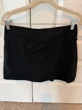 Vuori Black Mini Skirt - Athletic Everyday Skort